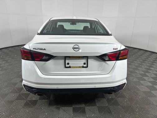 2025 Nissan Altima SR FWD
