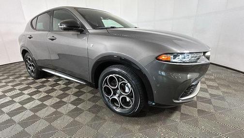 Grigio Ascari Metallic 2024 Alfa Romeo Tonale Ti EAWD