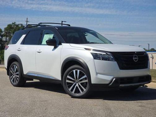2025 Nissan Pathfinder Platinum 4WD