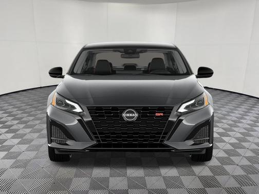 Gun Metallic/Super Black 2026 Nissan Altima SR AWD