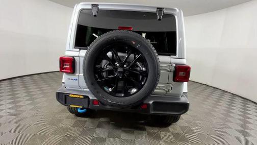 Silver Zynith Clearcoat 2023 Jeep Wrangler 4xe Sahara