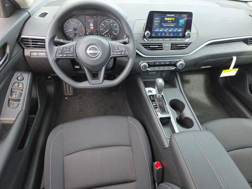 2025 Nissan Altima S FWD