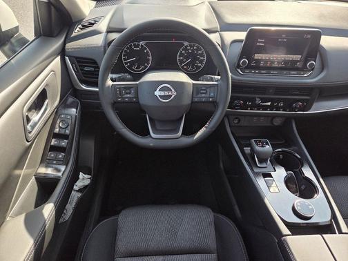 Qbe 2027 Nissan Rogue SV