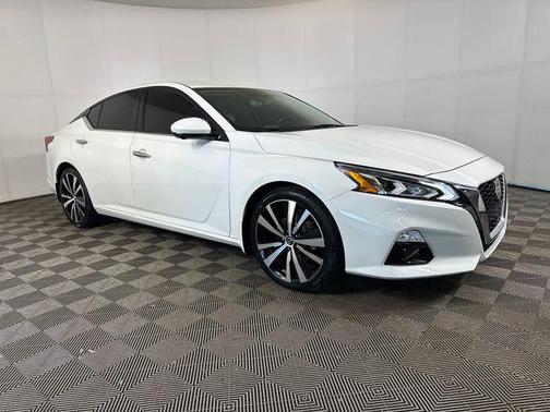 Pearl White Tricoat 2020 Nissan Altima Platinum VC-Turbo FWD