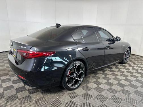 2022 Alfa Romeo Giulia Veloce