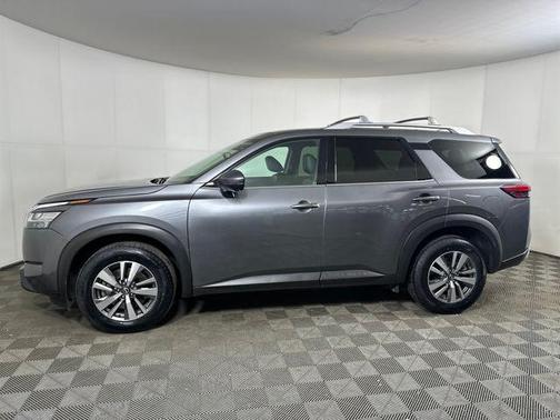 2023 Nissan Pathfinder SL 4WD