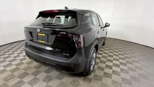 Super Black 2025 Nissan Kicks S
