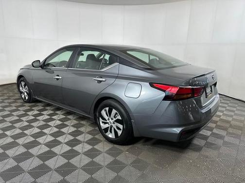 2022 Nissan Altima S FWD