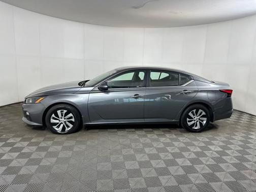 2022 Nissan Altima S FWD