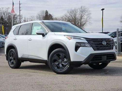 Everest White Pearl Tricoat 2026 Nissan Rogue SV