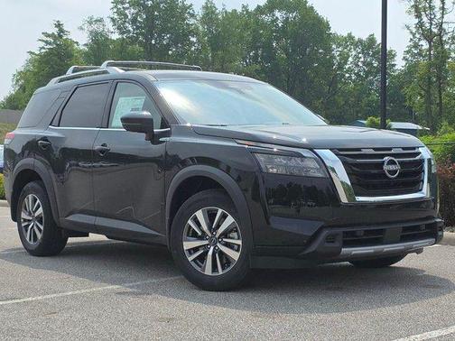 2025 Nissan Pathfinder SL 4WD