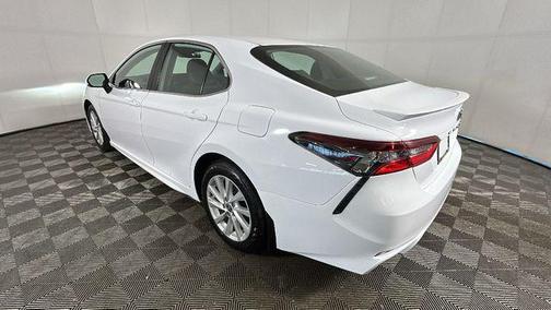 Ice Cap 2024 Toyota Camry SE