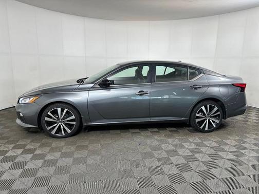 2022 Nissan Altima SR Intelligent AWD