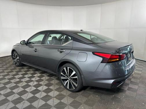 2022 Nissan Altima SR Intelligent AWD