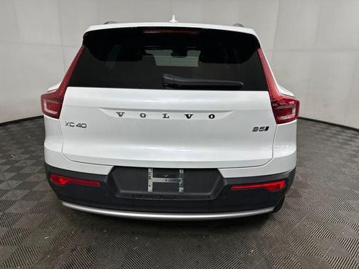2024 Volvo XC40 B5 Core Bright Theme