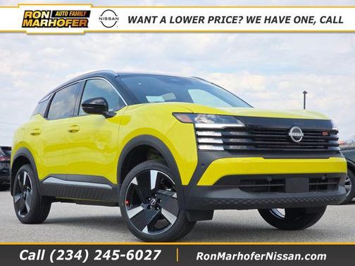 Yuzu Yellow Metallic/Super Black 2026 Nissan Kicks SR