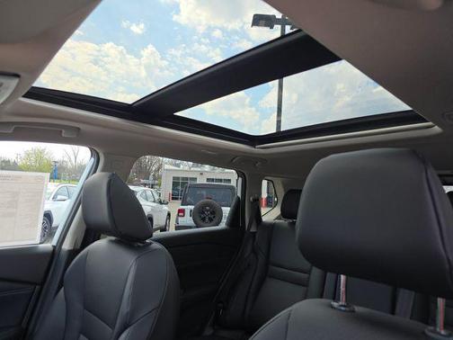 Everest White Pearl Tricoat 2026 Nissan Rogue Dark Armor