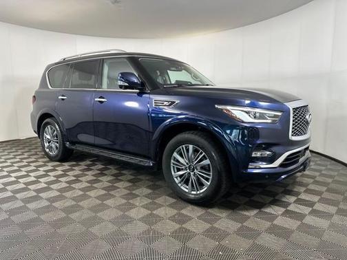 2022 INFINITI QX80 Luxe