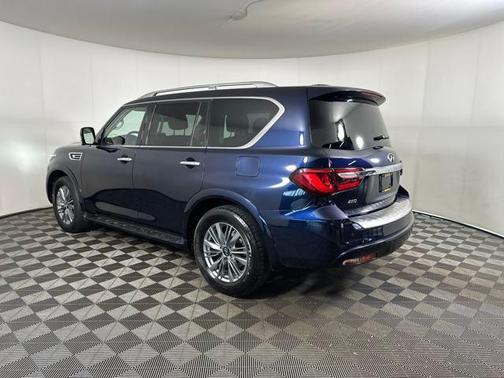 2022 INFINITI QX80 Luxe