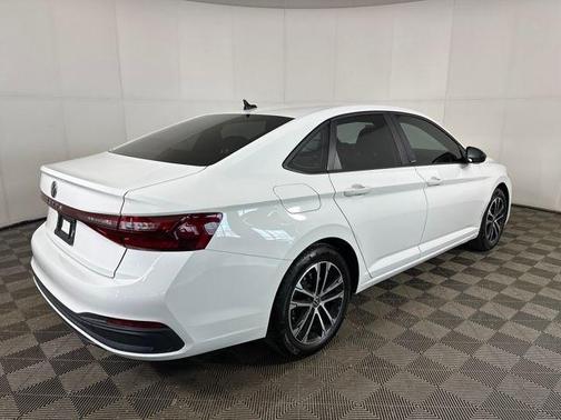 Pure White 2025 Volkswagen Jetta 1.5T Sport
