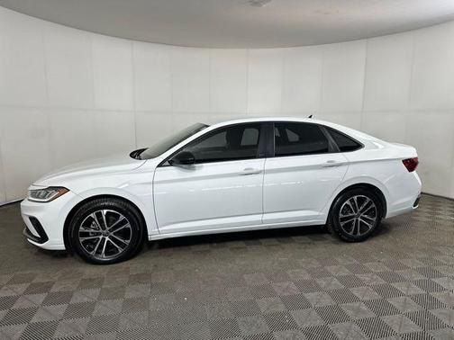 Pure White 2025 Volkswagen Jetta 1.5T Sport