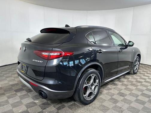 2022 Alfa Romeo Stelvio Ti