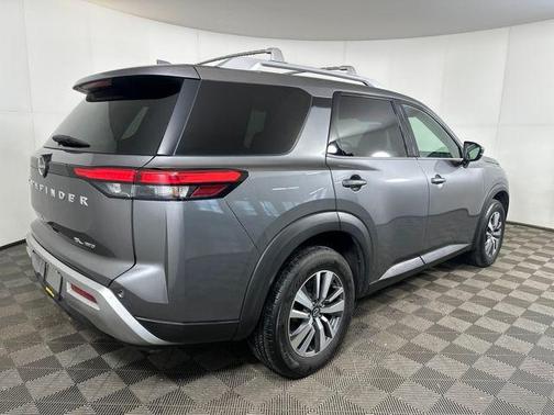 2023 Nissan Pathfinder SL 4WD