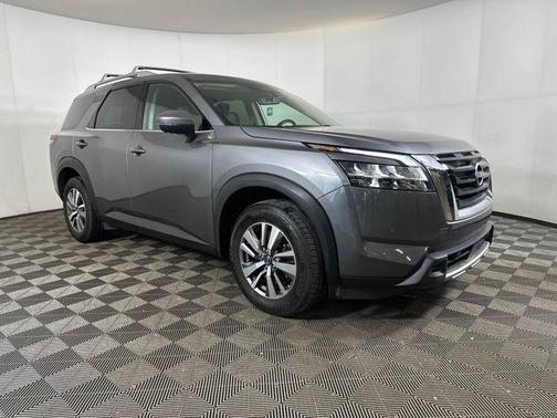 2023 Nissan Pathfinder SL 4WD