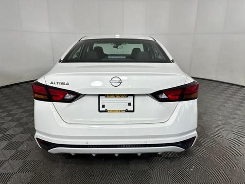 2025 Nissan Altima S FWD