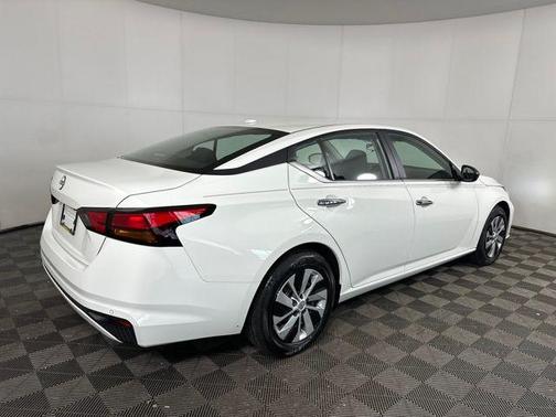 2025 Nissan Altima S FWD