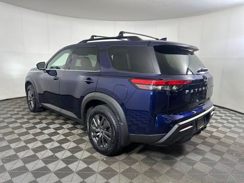 2022 Nissan Pathfinder SV 4WD