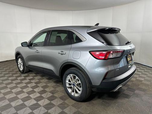 ICONIC SILVER 2021 Ford Escape SE