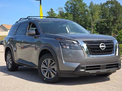 2025 Nissan Pathfinder SV 4WD
