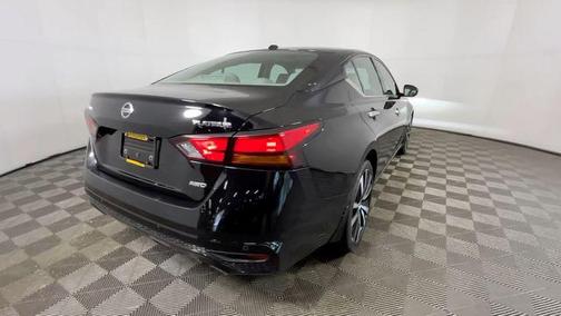 Super Black 2021 Nissan Altima Platinum Intelligent AWD