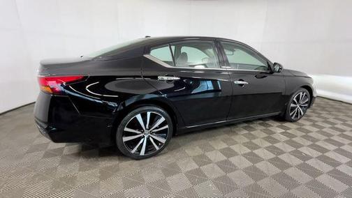 Super Black 2021 Nissan Altima Platinum Intelligent AWD