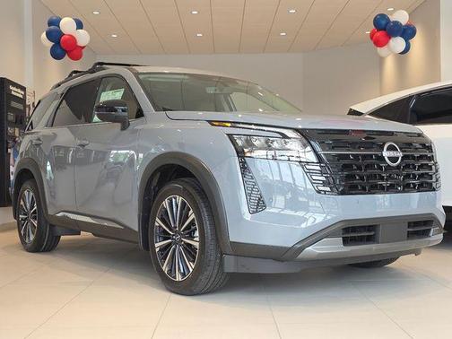 Boulder Gray Pearl 2026 Nissan Pathfinder Platinum