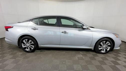 Brilliant Silver Metallic 2021 Nissan Altima S FWD