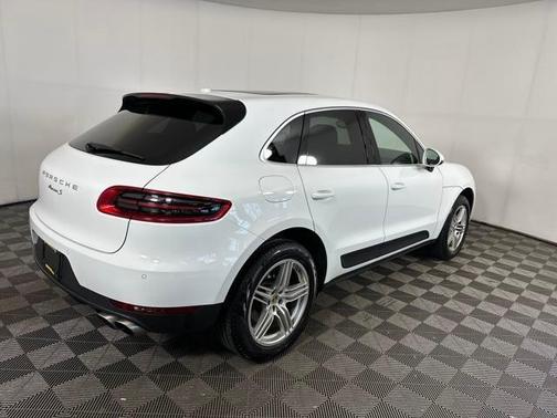 2017 Porsche Macan Base