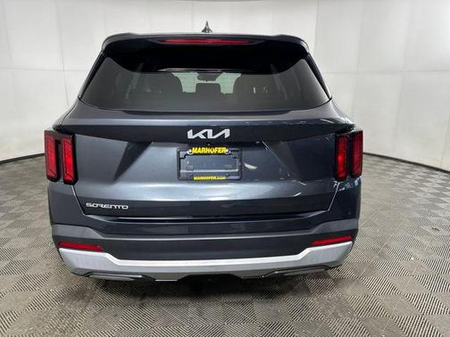 2024 Kia Sorento LX