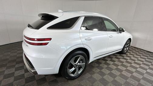 Uyuni White 2026 Genesis GV70 2.5T