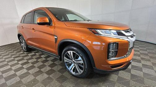 Sunshine Orange Metallic 2024 Mitsubishi Outlander Sport 2.0 ES