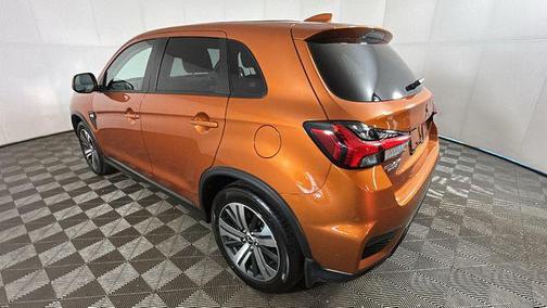 Sunshine Orange Metallic 2024 Mitsubishi Outlander Sport 2.0 ES