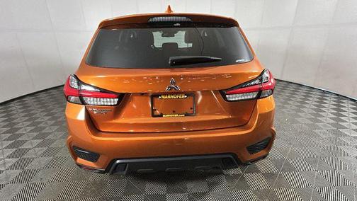 Sunshine Orange Metallic 2024 Mitsubishi Outlander Sport 2.0 ES