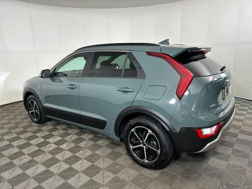 2024 Kia Niro EX