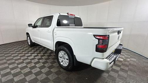 Glacier White 2023 Nissan Frontier SV
