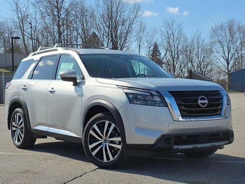 2025 Nissan Pathfinder Platinum 4WD