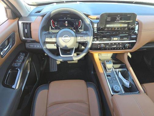 2025 Nissan Pathfinder Platinum 4WD
