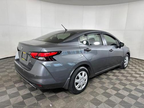 2024 Nissan Versa 1.6 S