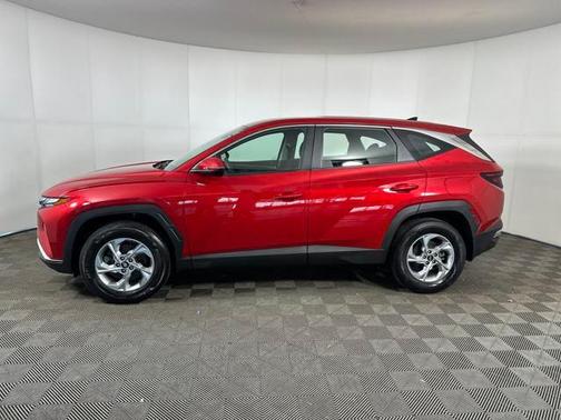 2022 Hyundai TUCSON SE