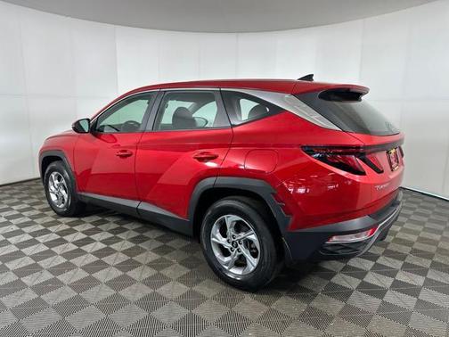 2022 Hyundai TUCSON SE